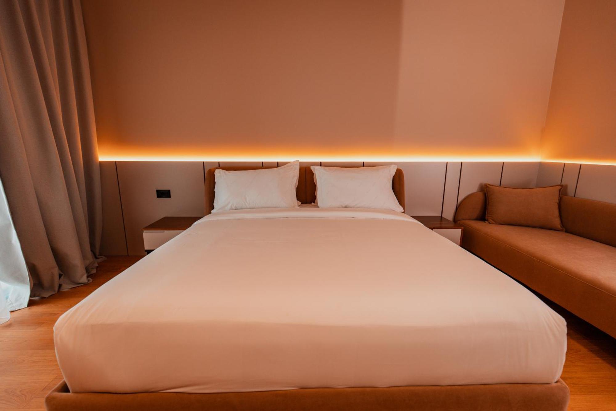Отель Royal G Deluxe Shkallnur Экстерьер фото